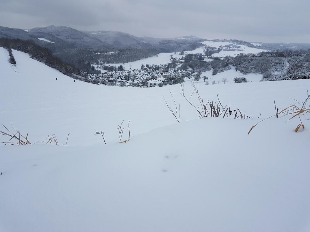 Ferienwohnungen Am Aeppelsberg Volkesfeld Exteriér fotografie