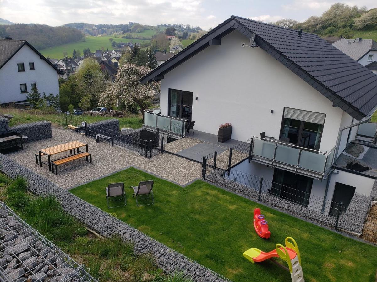 Ferienwohnungen Am Aeppelsberg Volkesfeld Exteriér fotografie